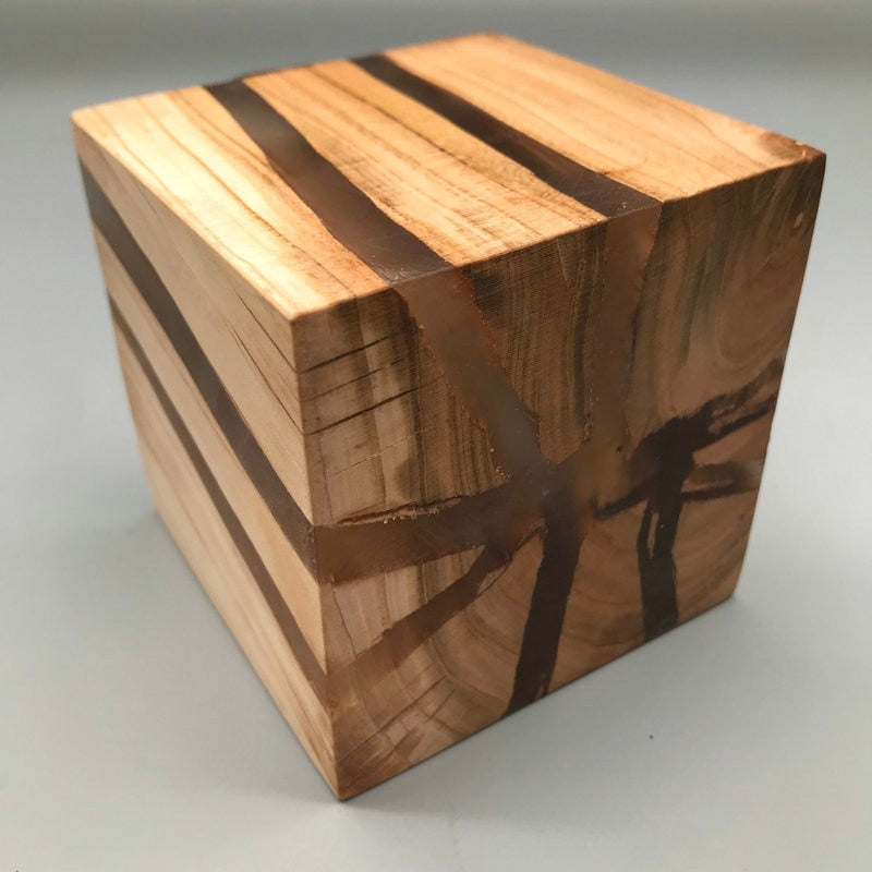 Cracked Wood Cube Light