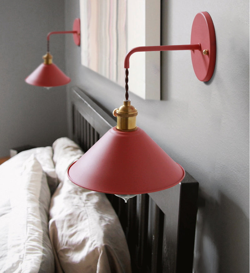 Compact American Wall Lamp