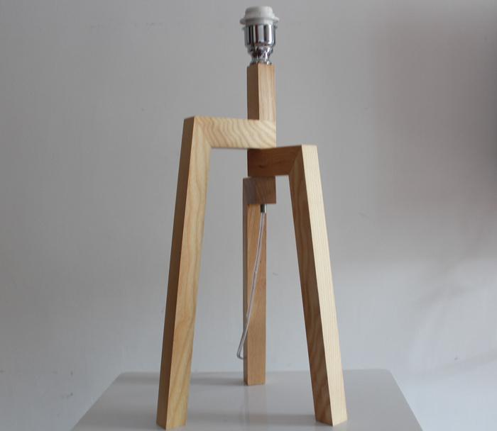 Minimalist table lamp (adjustable)